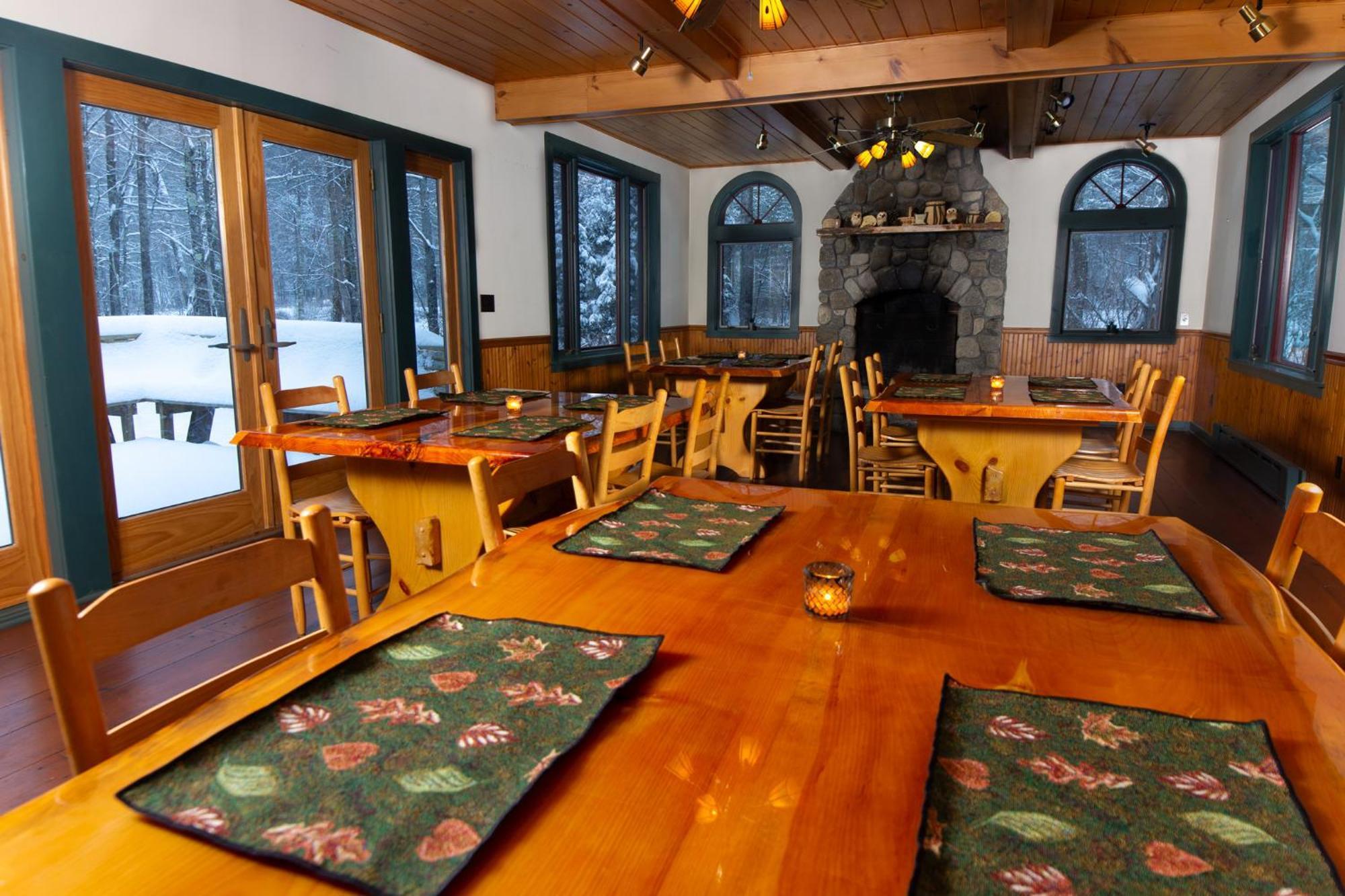 Trails End Inn Keene Valley Exterior photo