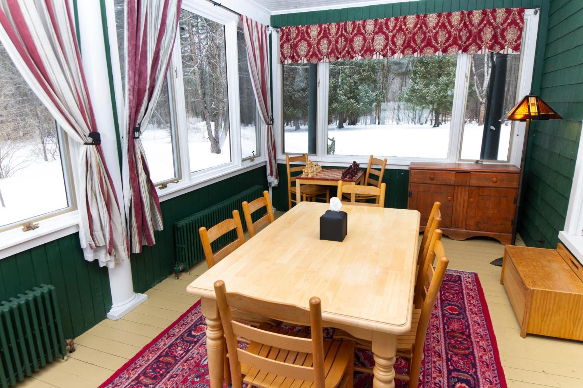 Trails End Inn Keene Valley Exterior photo